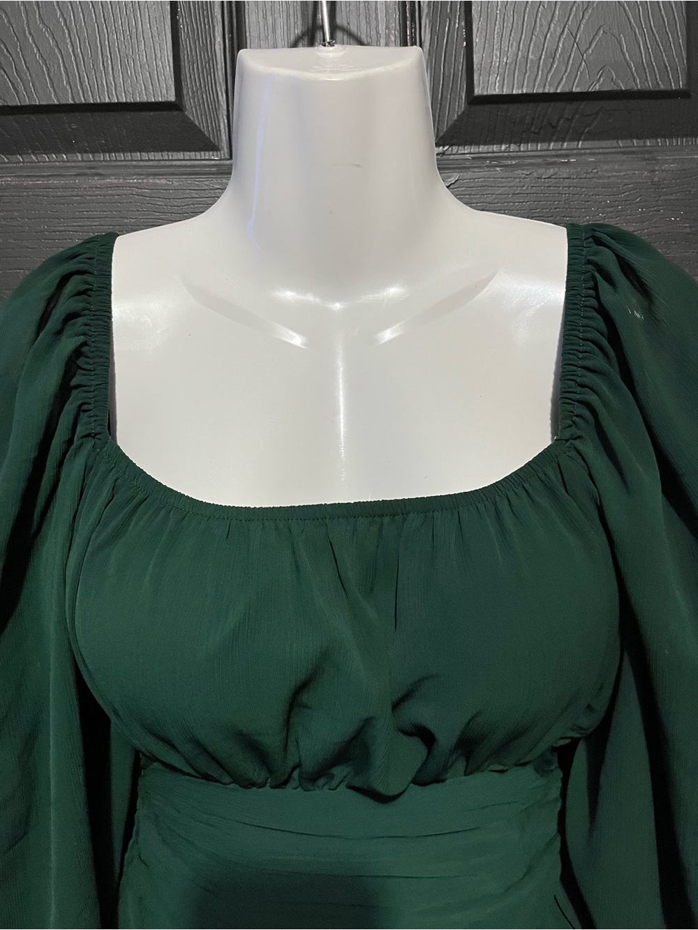 Women’s Emerald Green Puff Sleeve Dress - Picture 4 of 10